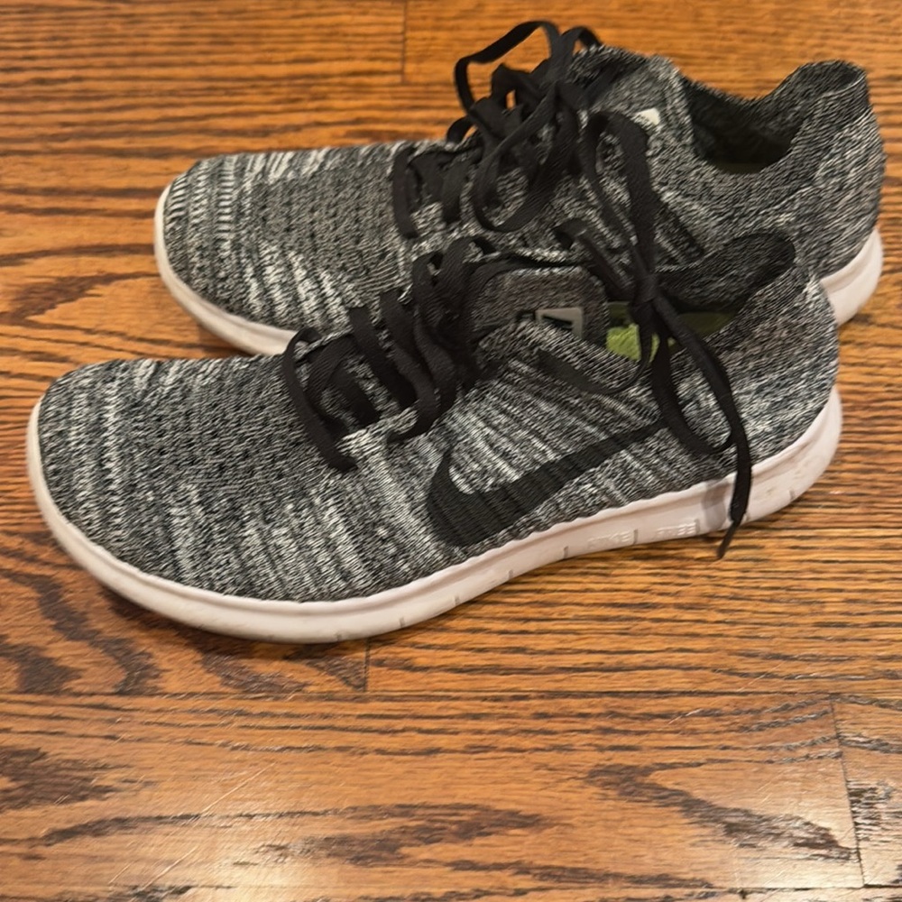 Nike freestyle knit sneakers